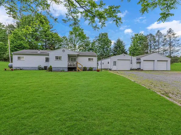 106 Davis Ln, Freedom, PA 15042