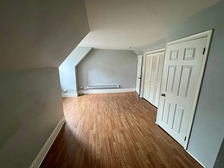 1810 Brownsville Rd — Photo 44
