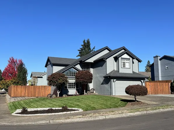 19453 Sunset Springs Dr, Oregon City, OR 97045