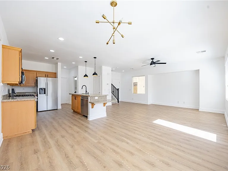 212 Fairway Woods Dr — Photo 8