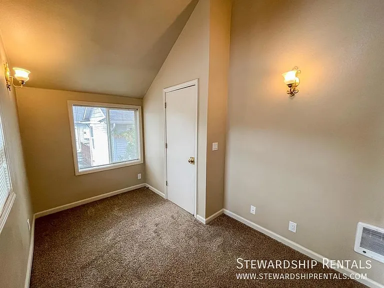 1472 E 19th Ave — Photo 15