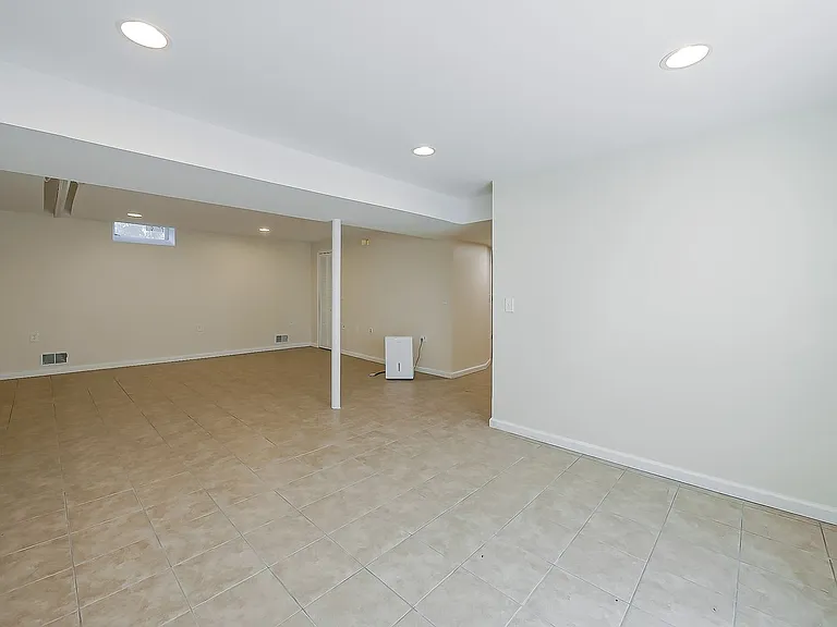 8701 Brookville Rd — Photo 33