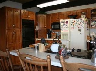 2041 Summit Ridge Dr, Muscatine, IA 52761