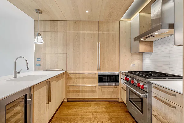 Rented by Keller Williams NYC | media 17