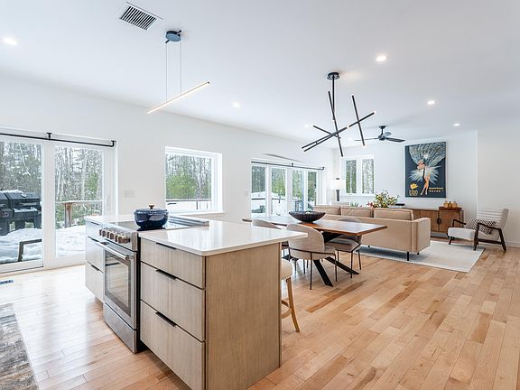 4th image of 9 Windward Ridge