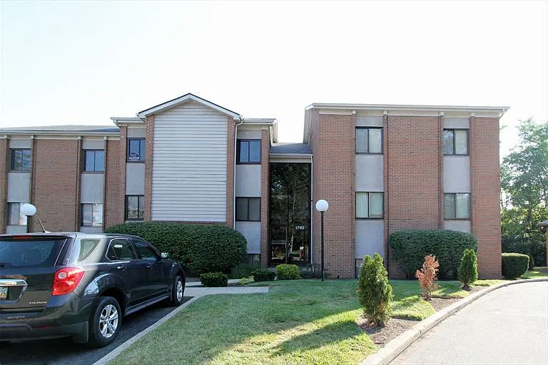 1792 Cherokee Dr #111 photo 1