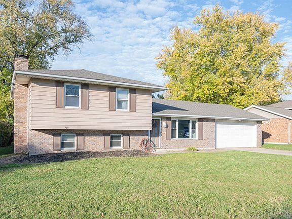 3rd image of 5928 Fairdale Dr