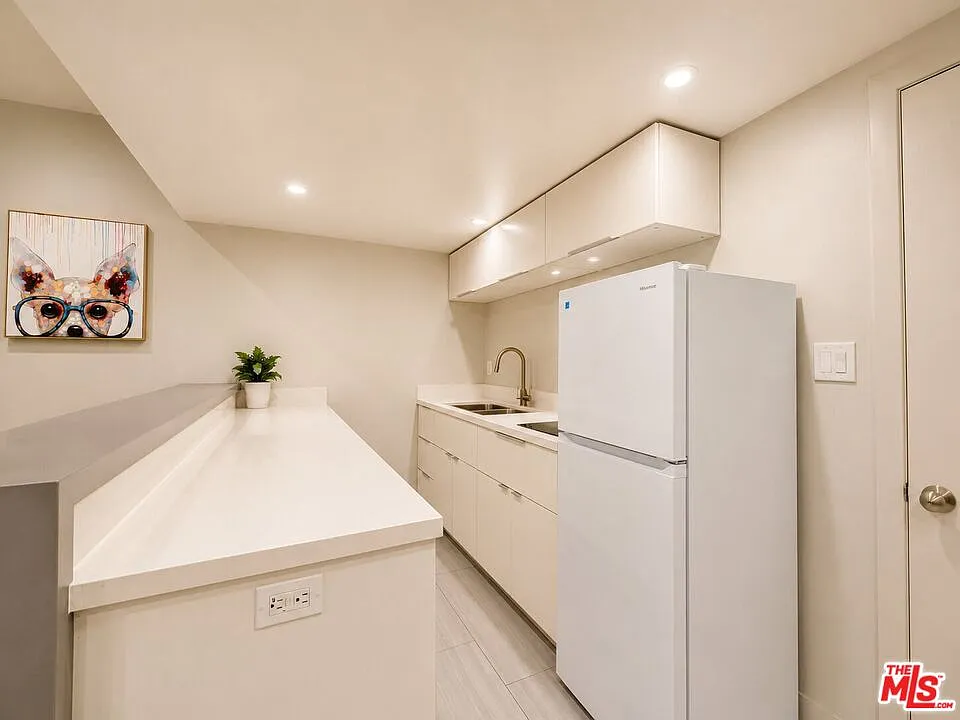 Studio, 1.0 bath, $2,495 — Photo 4
