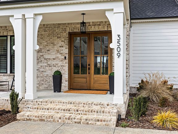 4th image of 3509 Josephine Way