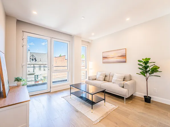 42-09 Hampton Street image 5 of 14