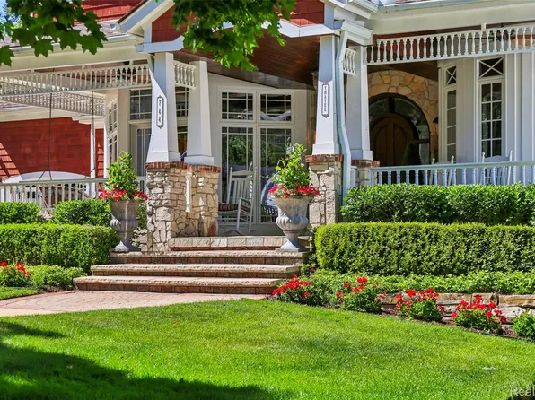 744 Thayer Blvd, Northville, MI 48167