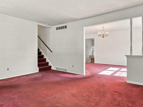 4th image of 1037 Pross Rd