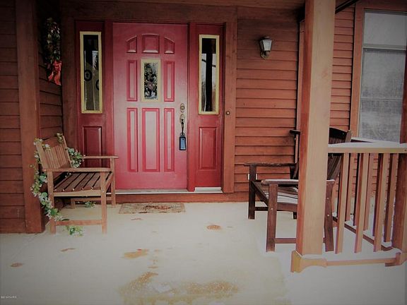 3rd image of 6195 Woodmark Dr NE