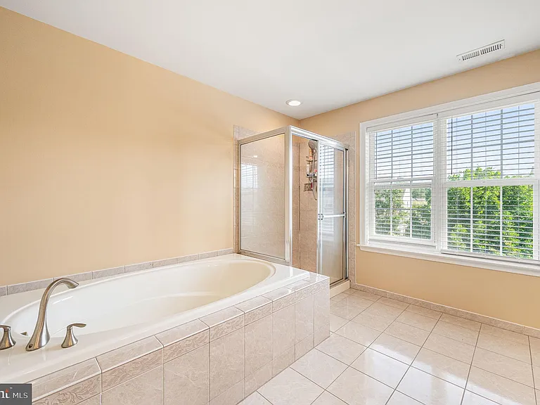 2413 Copper Creek Rd — Photo 24