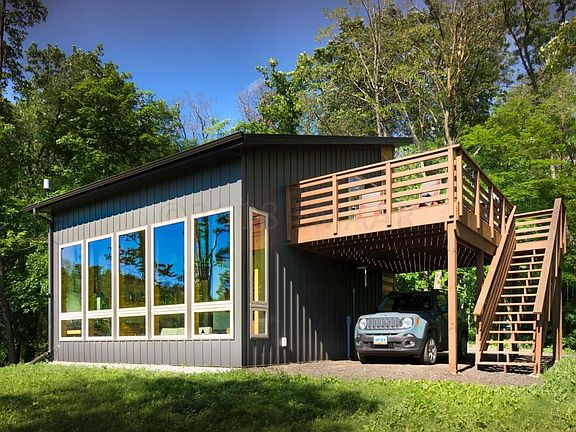 Amazing views of Private Pond!