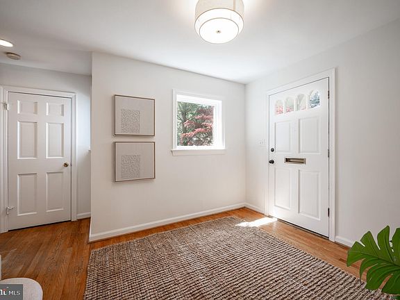 3rd image of 708 S Overlook Dr