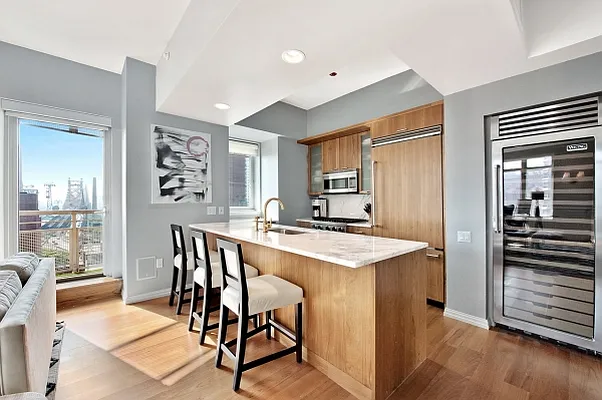 Sold by MNS | media 1