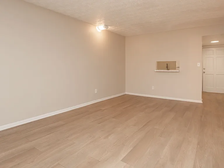 Oasis Club Apartments — Photo 21