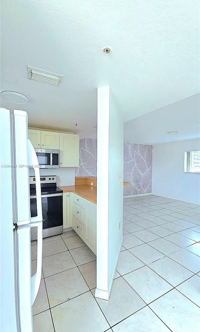328 NW 12th Ave — Photo 1