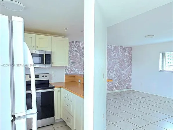 328 NW 12th Ave APT 11, Miami, FL 33128