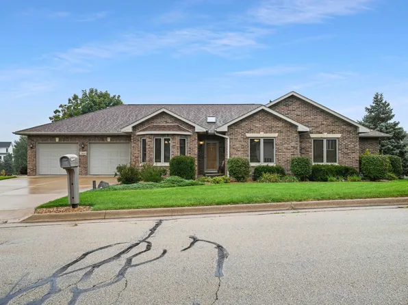 2448 Pinehurst Ct, Asbury, IA 52002