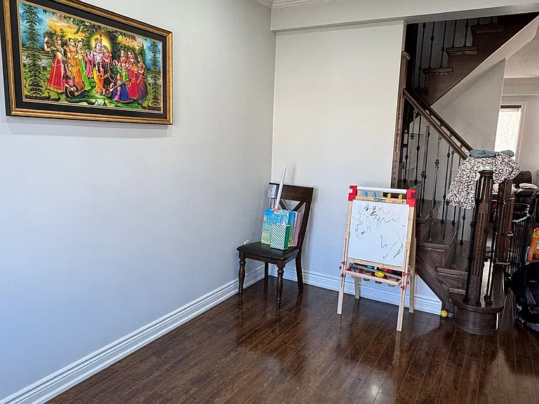 24 Viceroy Cres #MAIN — Photo 11