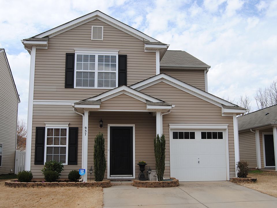 1st image of 957 Willow Creek Dr