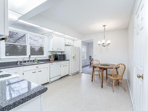 3rd image of 11859 Canfield Ct