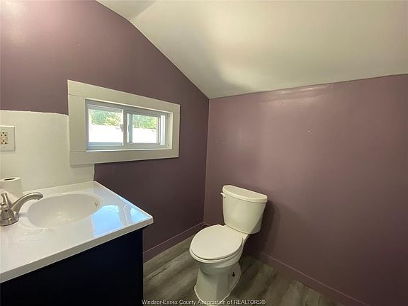 3rd image of 155 King St E