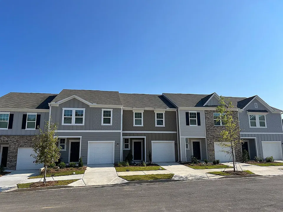27 Padley Dr