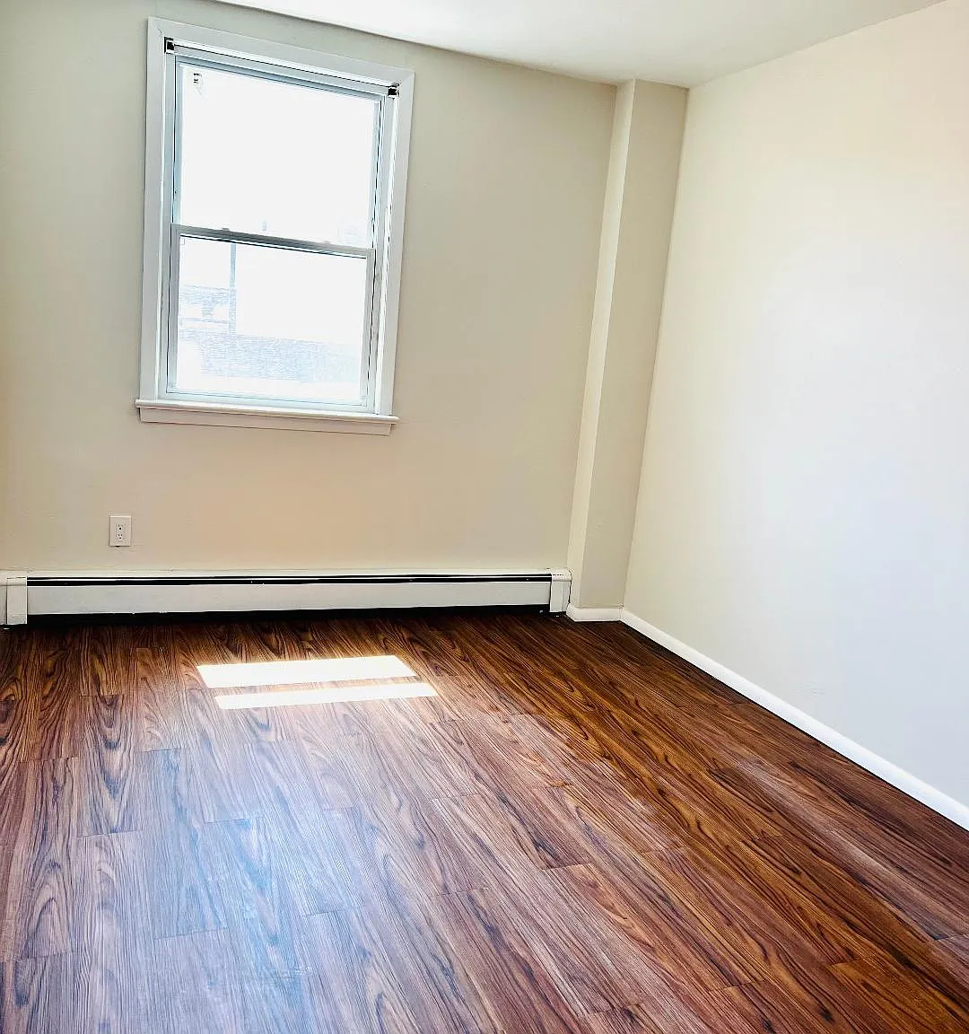 4 bed, $3,000 — Photo 3