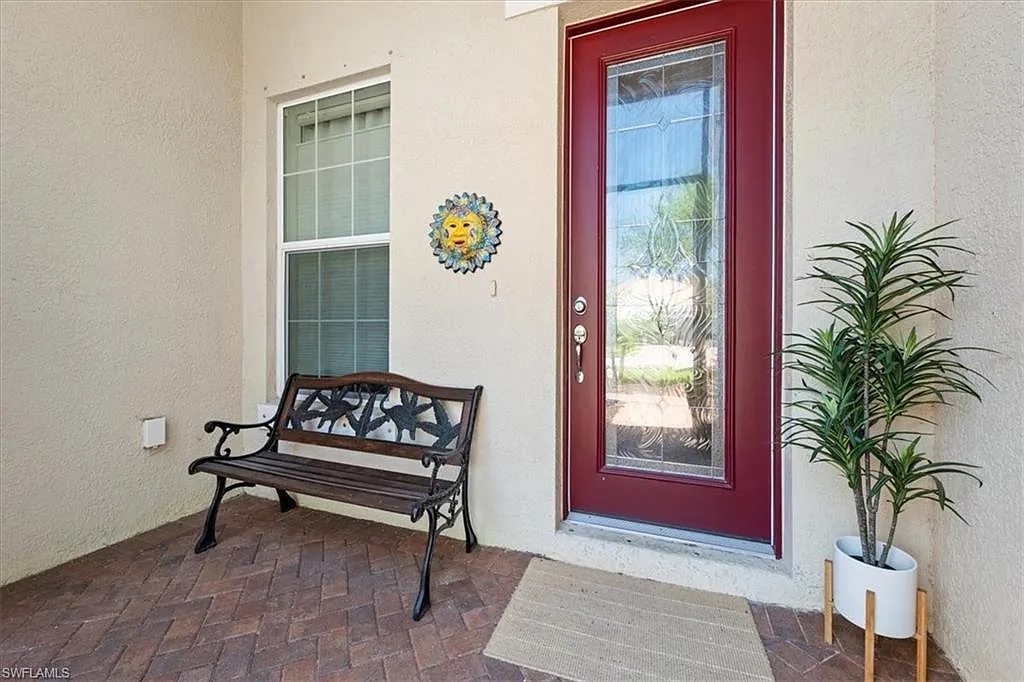 3 bed, 3.0 bath, 2496 sqft, $5,000 — Photo 3