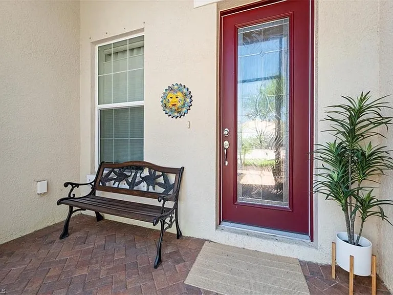 6140 Victory Dr — Photo 3