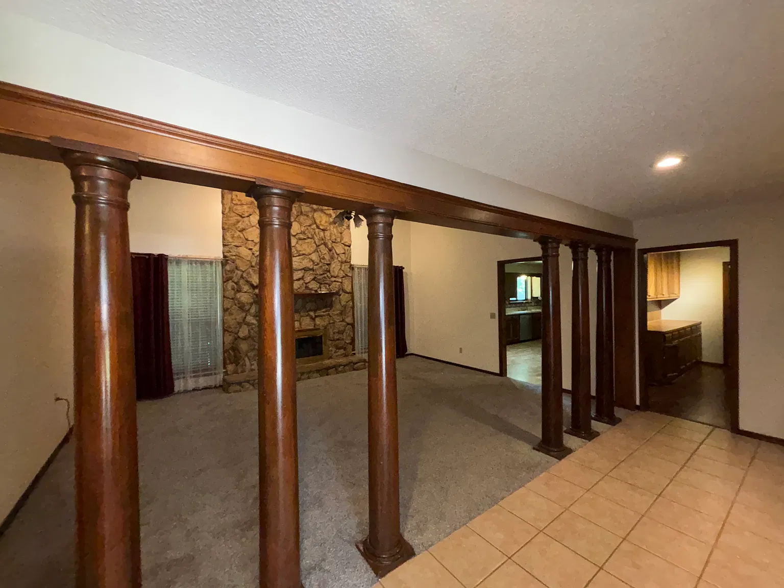 5 bed, 3094 sqft, $3,500 — Photo 2
