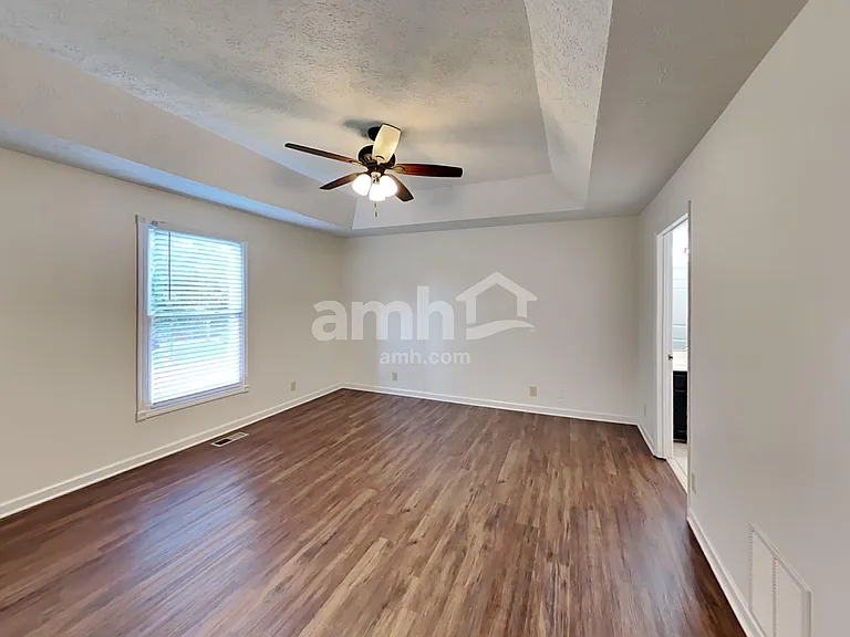 307 Briarwood Ln — Photo 9