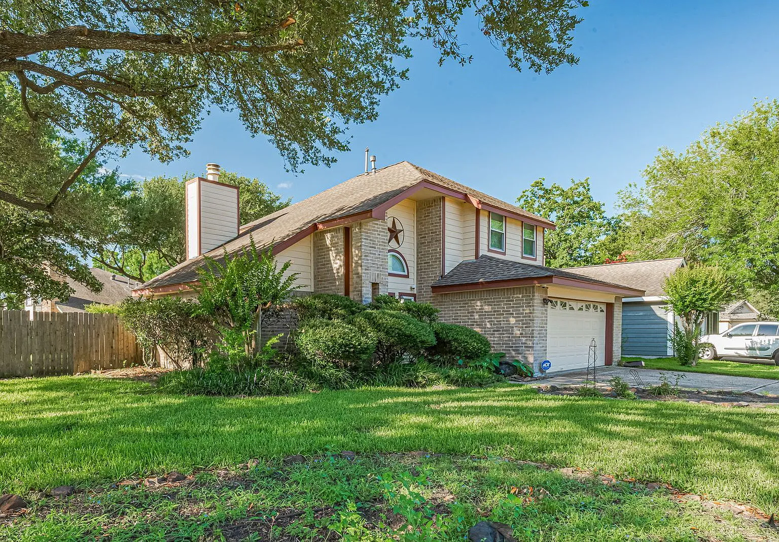 3 bed, 2.5 bath, 1537 sqft, $2,000 — Photo 3