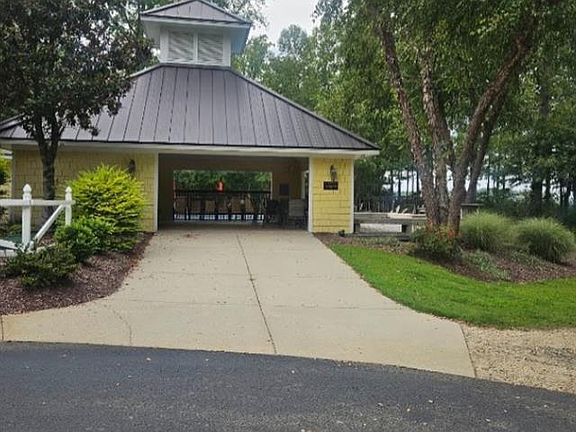 3rd image of 5 Watercrest Way