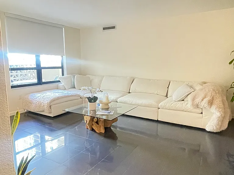 10185 Collins Ave #208 — Photo 2