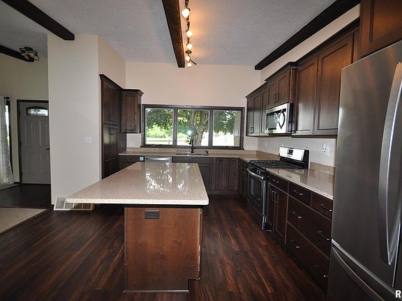 5th image of 18616 35th Ave N