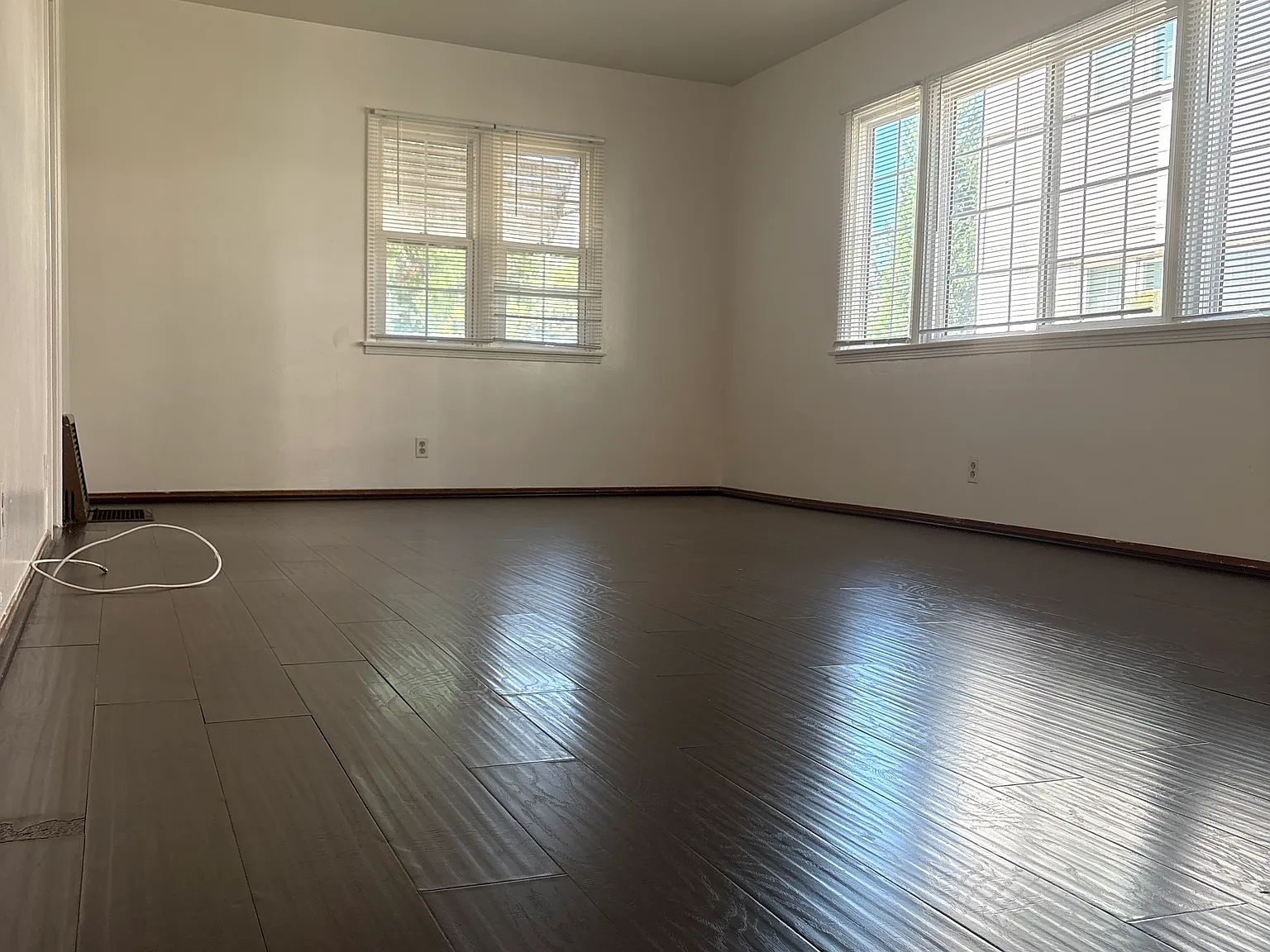 1712 Huntington Dr — Photo 4