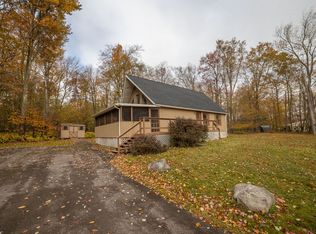 22 Halsey Pl, Gouldsboro, PA 18424