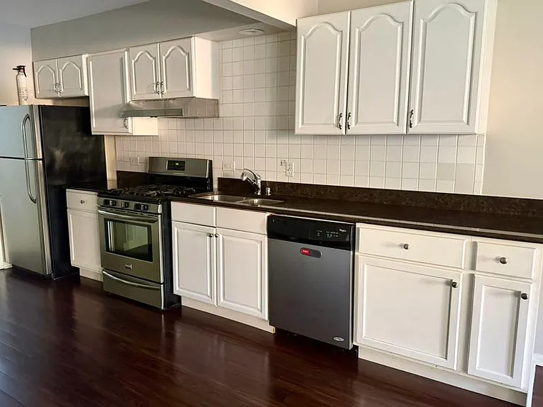 120 S Grove Ave #5 — Photo 6