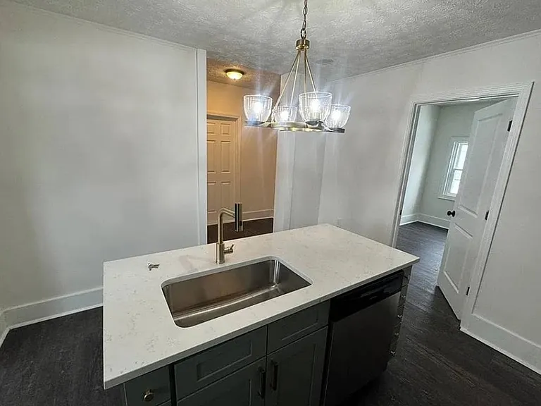 4309 Gifford Ave — Photo 55