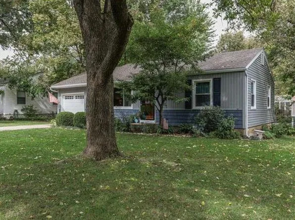 5306 W 71st Ter, Prairie Village, KS 66208