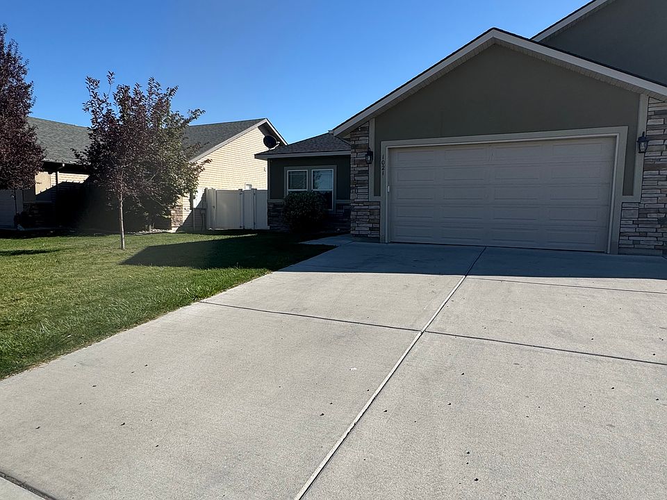 1st image of 1021 N College Rd W #1