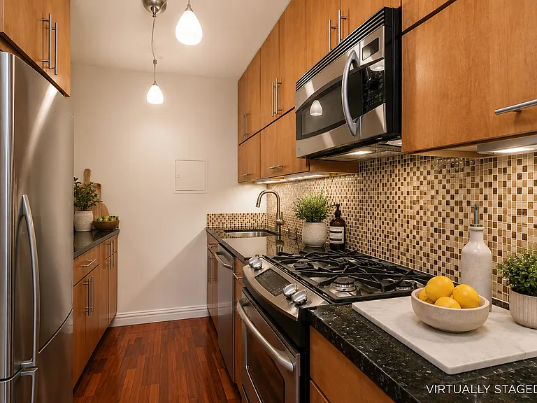 330 E 38th St #17B — Photo 6