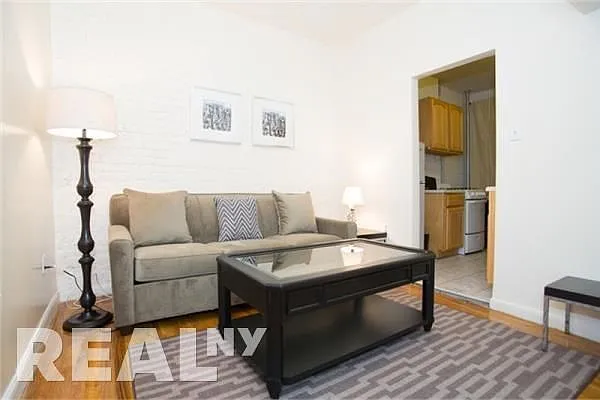 Rented by REAL New York | media 14