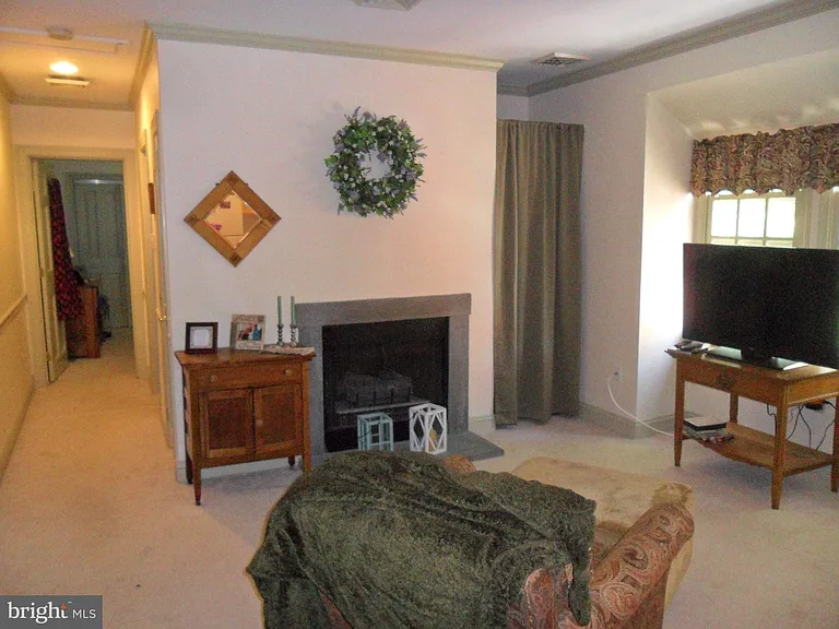 222 Delaware St #2 — Photo 4