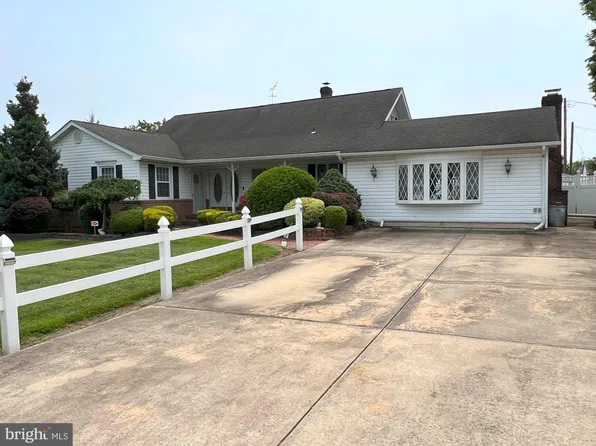 7245 Meadow Ln, Baltimore, MD 21222