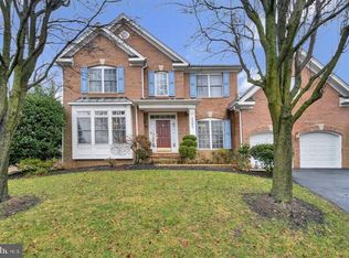 2393 Watters Glen Ct, Falls Church, VA 22043